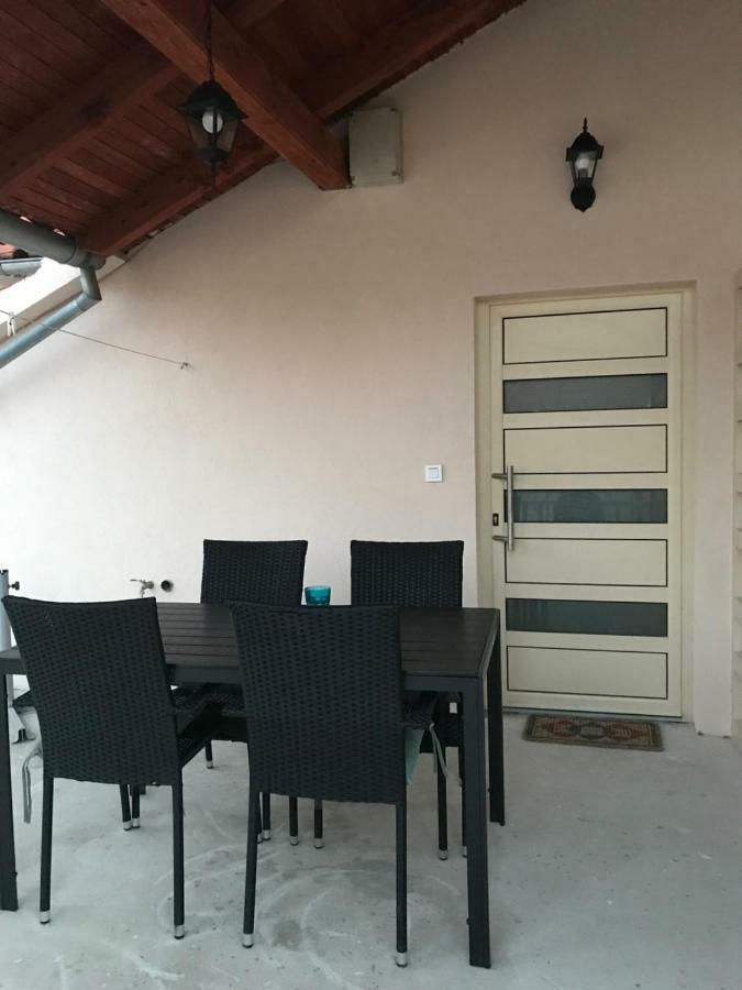 Apartmani Sanja Zaton  Eksteriør billede